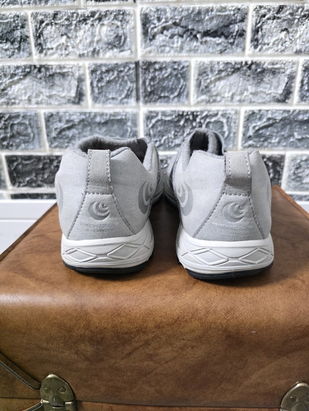 Topo Rekover Women''s Gray Slip-On Athletic Shoes Size 10 - Picture 3 of 7